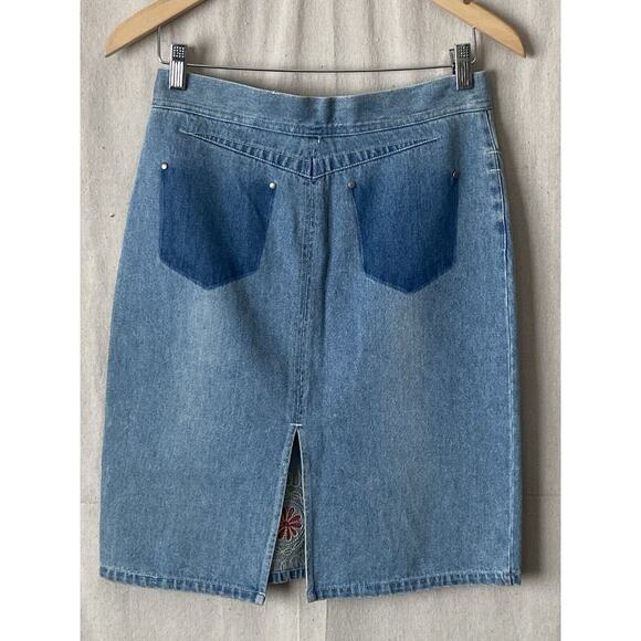 Clio Embroidered Jean Mini Skirt Women Size 4 Boho Folk Indie Hippie Free Spirit - Picture 4 of 5